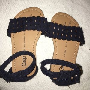 👧🏼🧚🏻‍♀️ Gap baby girl Sandal size 6 toddler